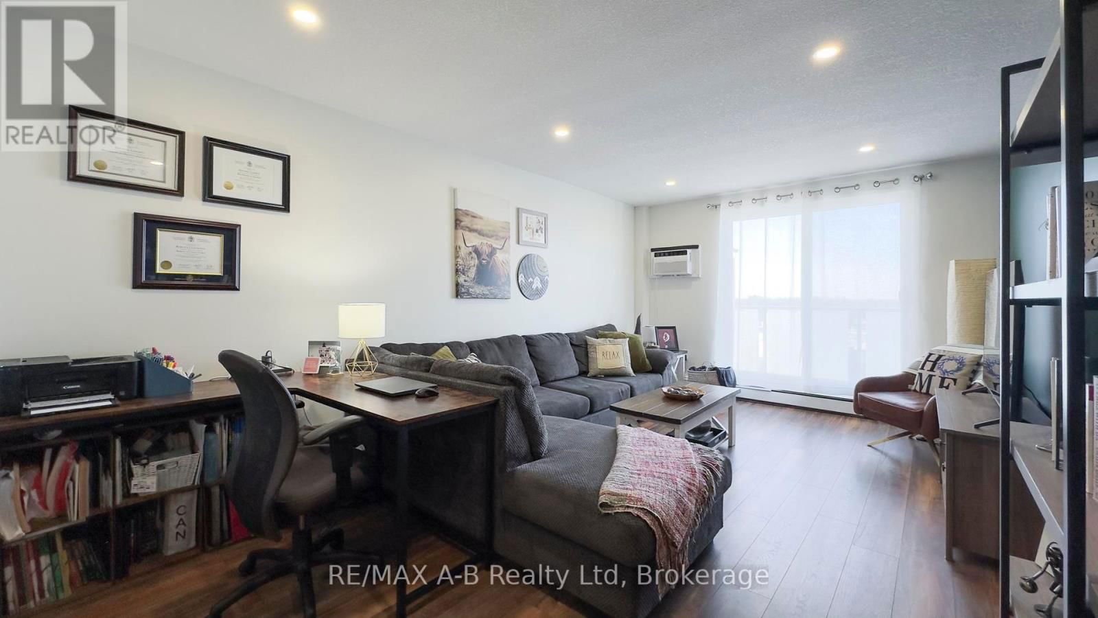 1005 - 583 MORNINGTON AVENUE Image 13