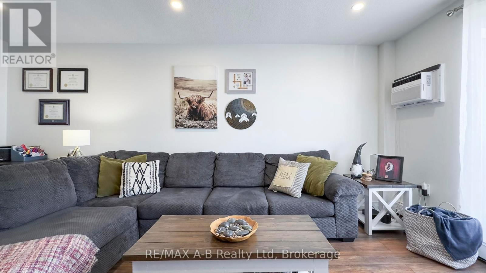 1005 - 583 MORNINGTON AVENUE Image 15