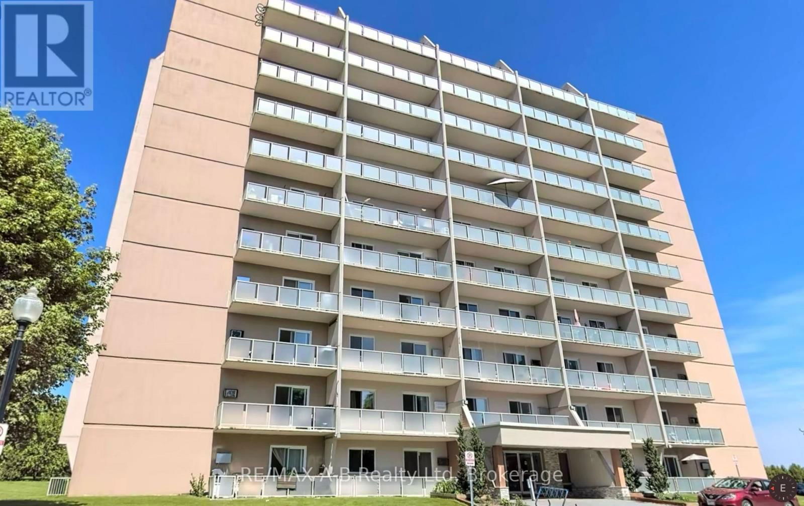 1005 - 583 MORNINGTON AVENUE Image 2