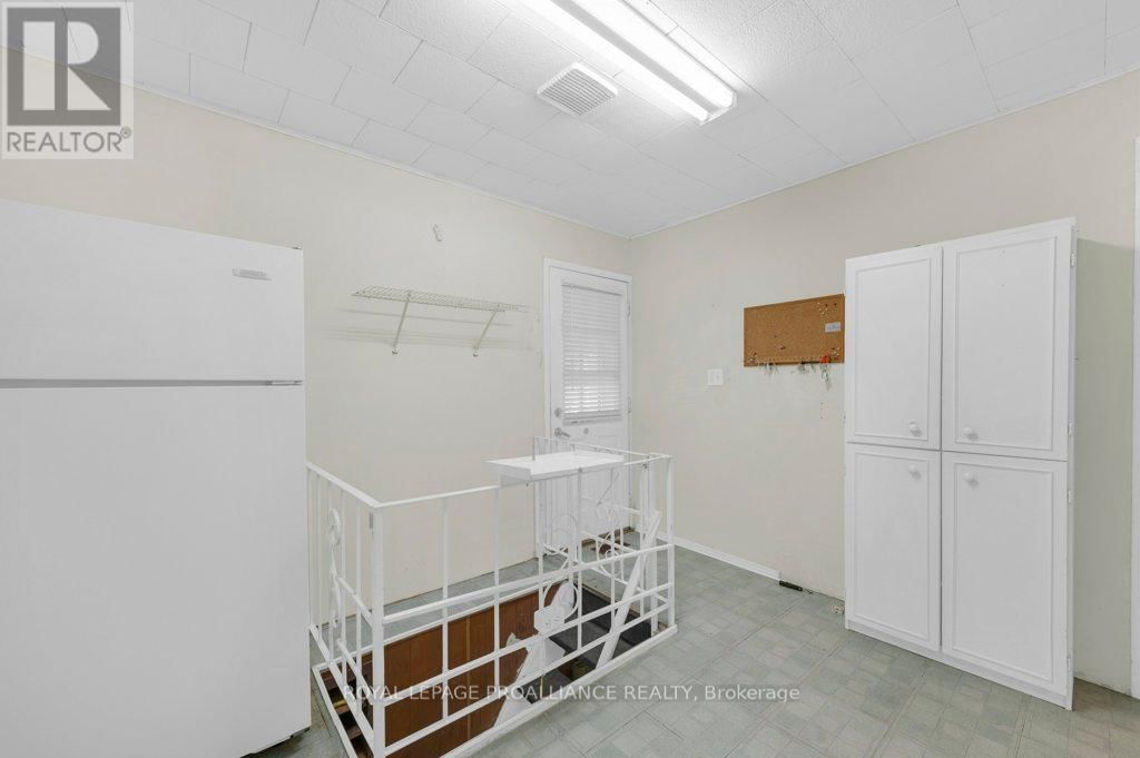 26 BURTON STREET Image 24