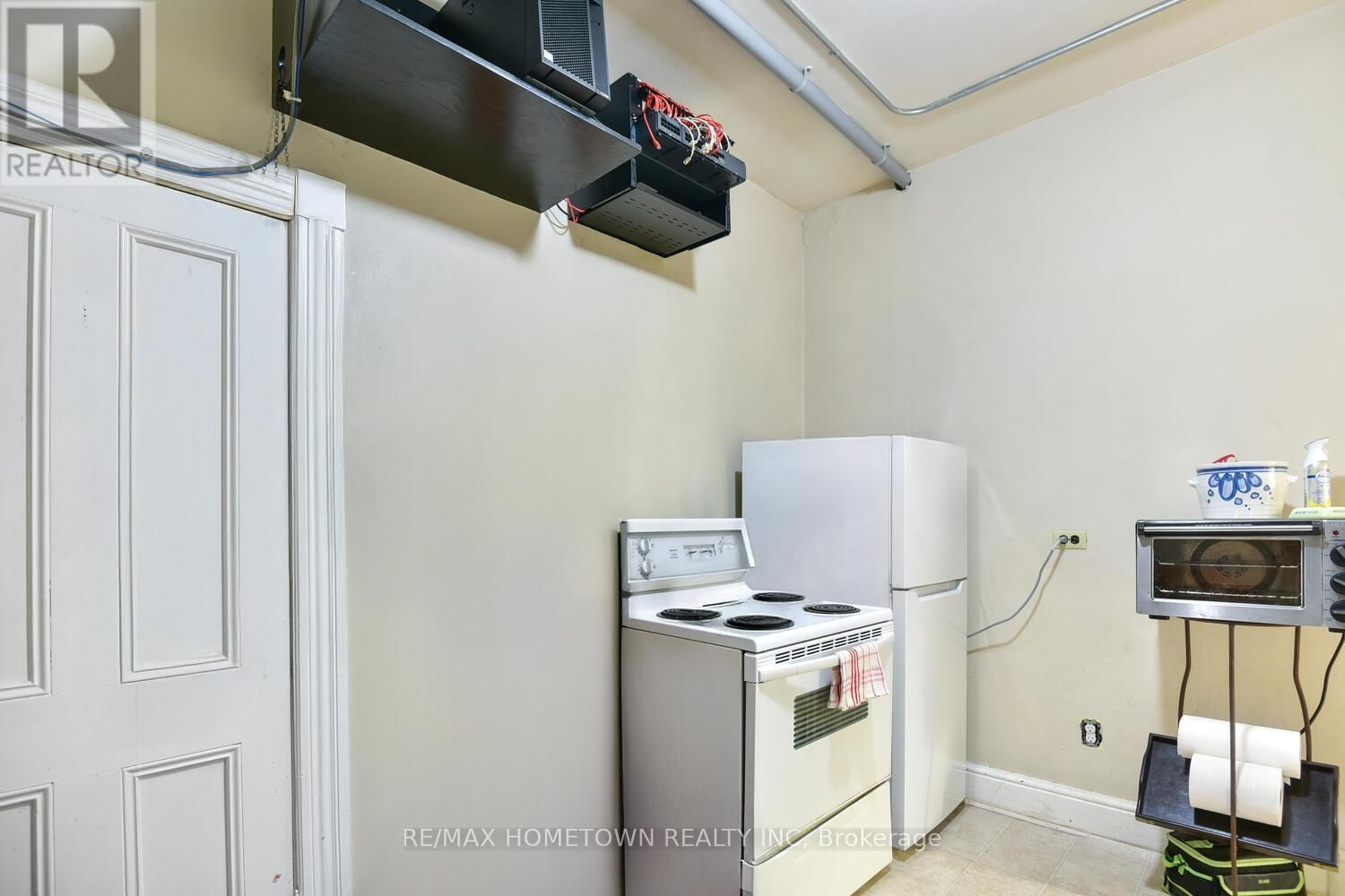 64 KING STREET EAST Image 22