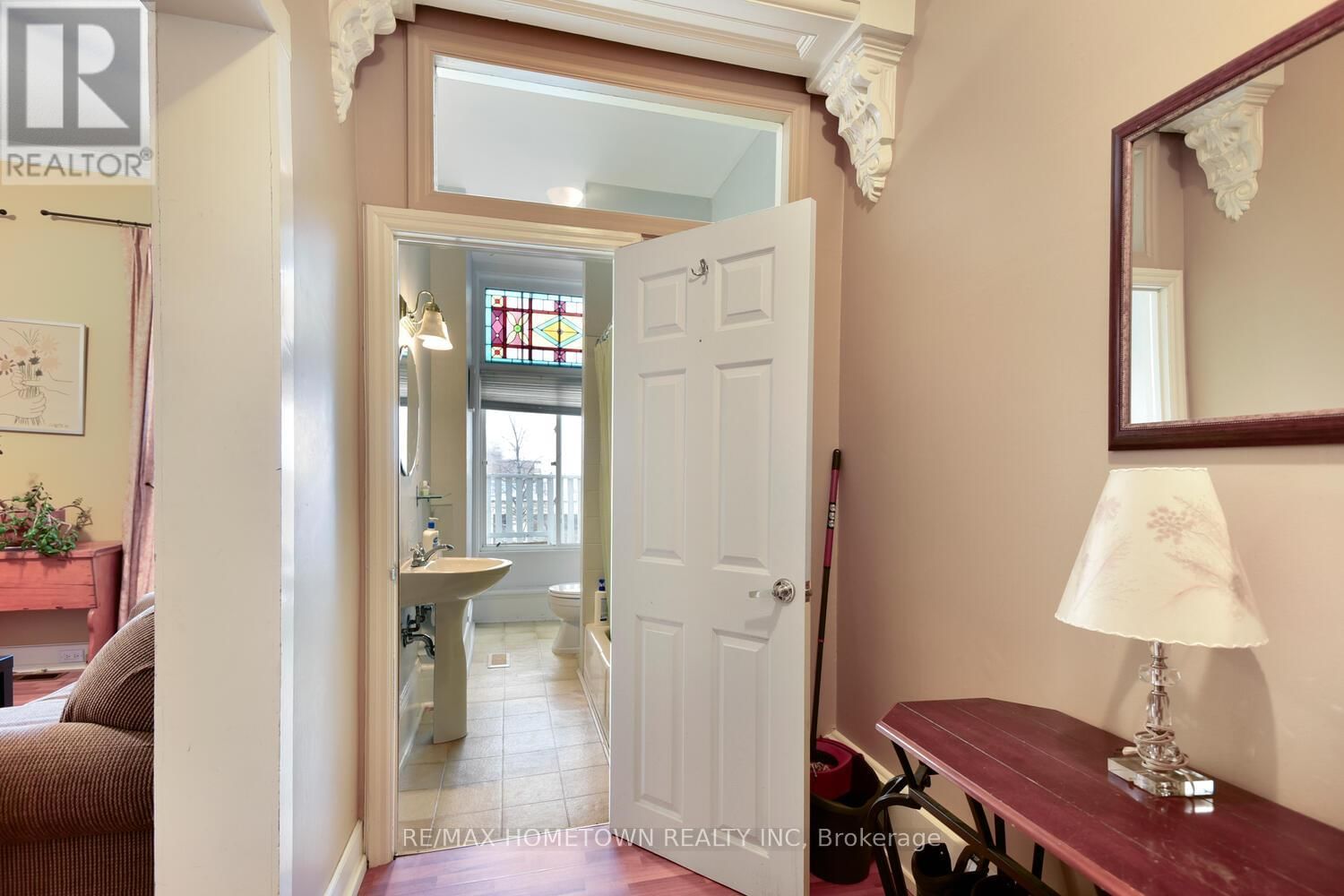 64 KING STREET EAST Image 37