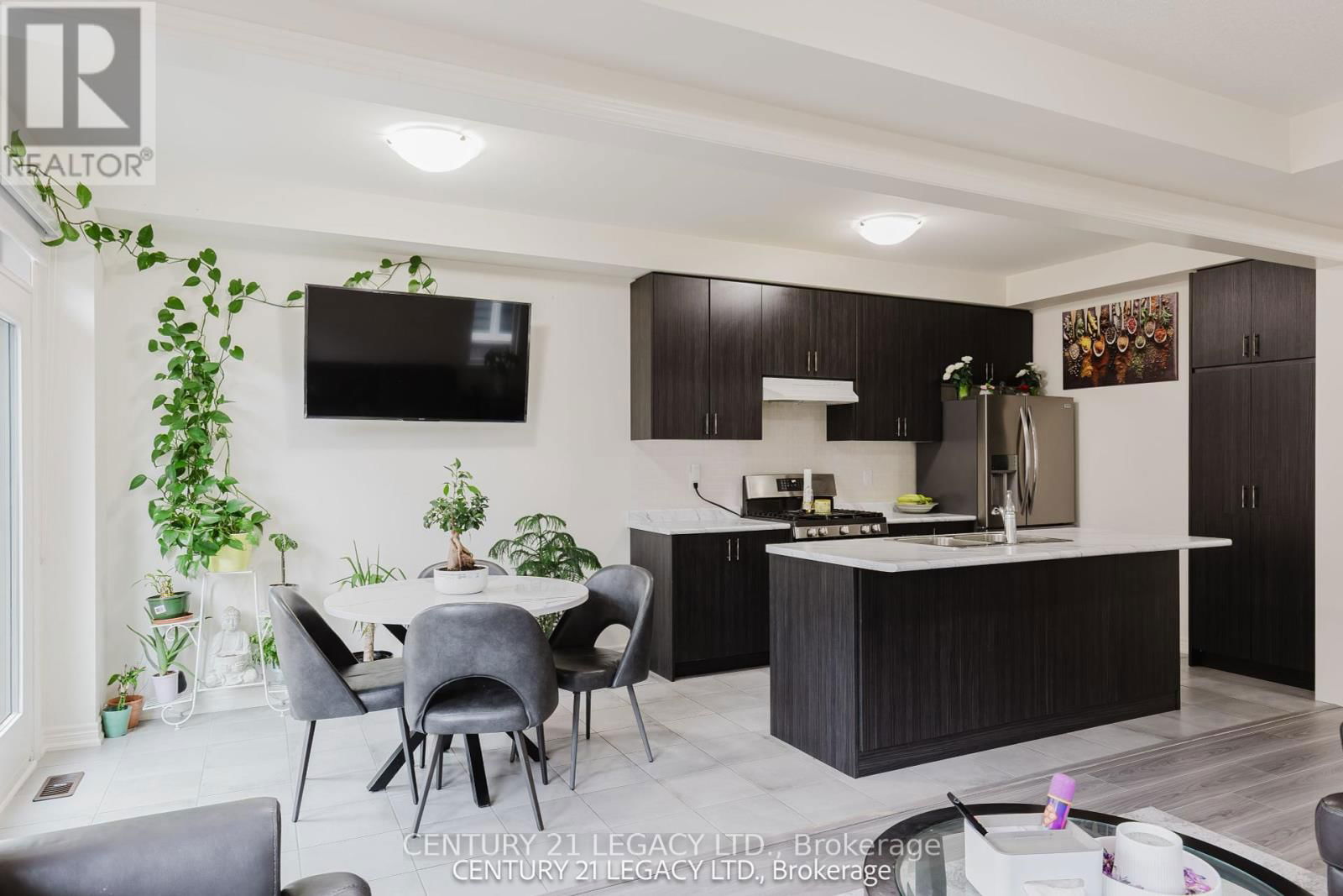 180 AGRO STREET Image 11
