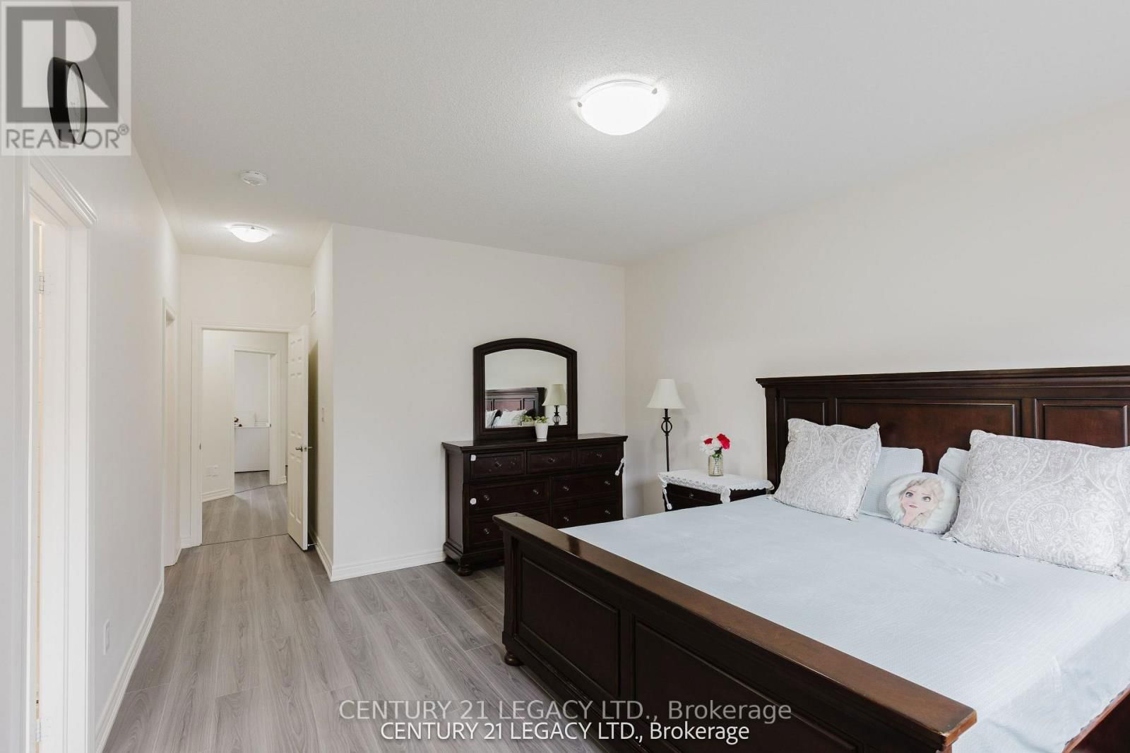 180 AGRO STREET Image 32