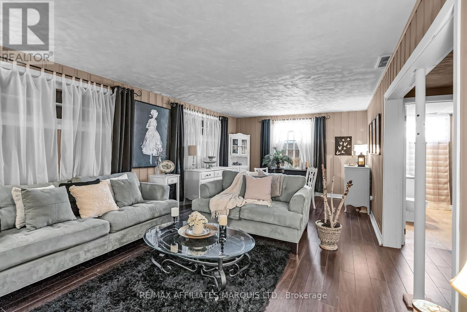 1006 RIVERDALE AVENUE Image 26