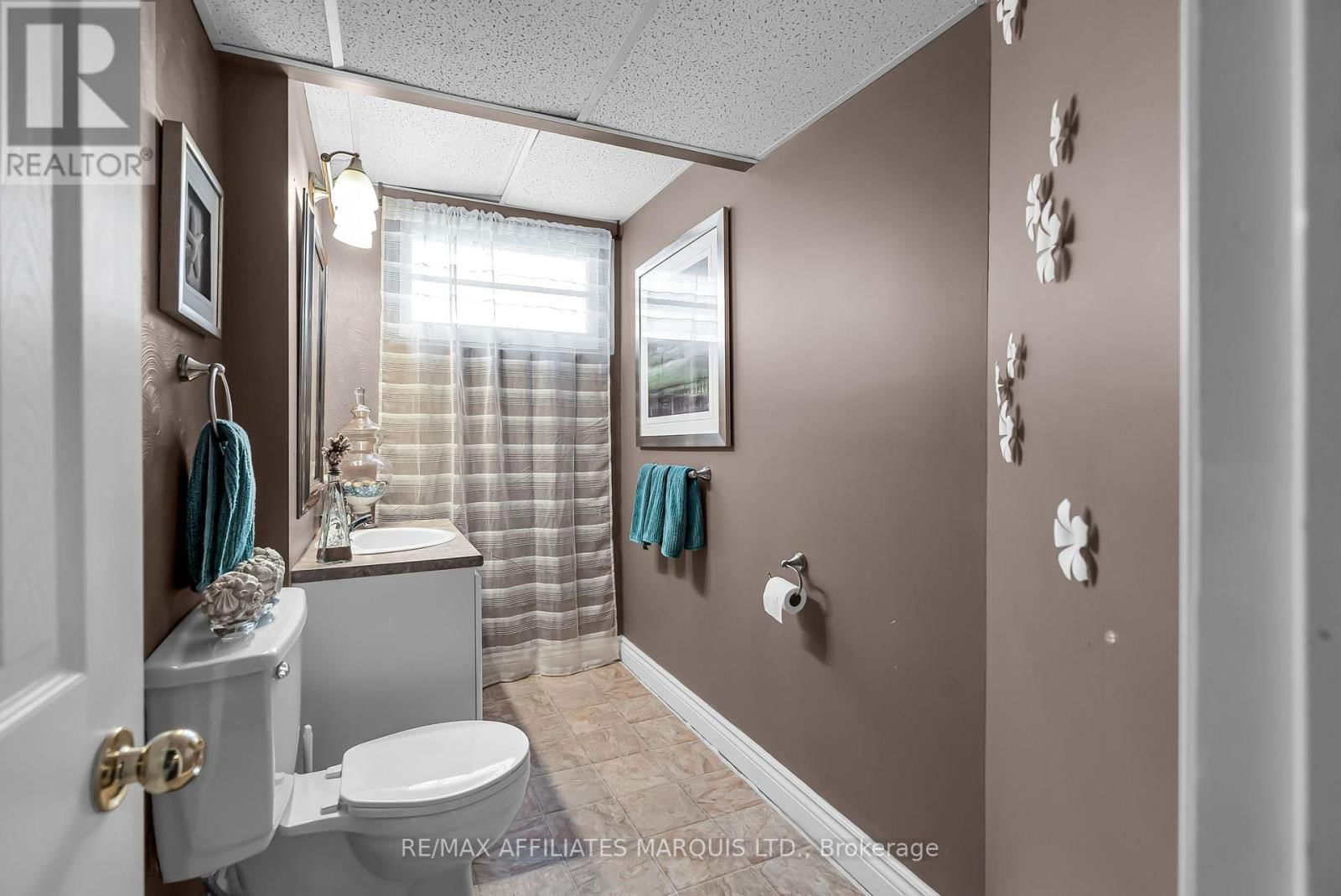 1006 RIVERDALE AVENUE Image 28