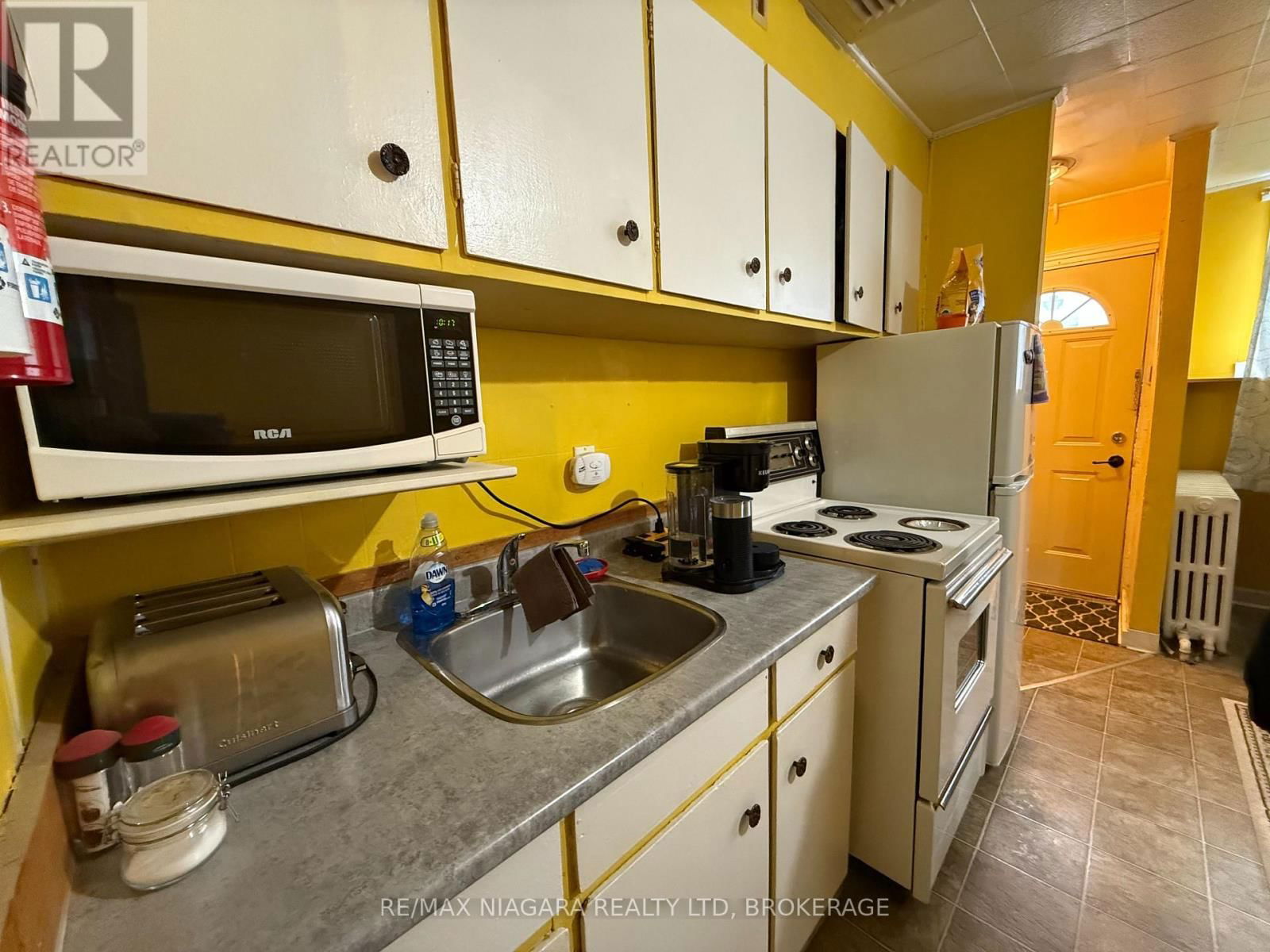 253 JARVIS STREET Image 14