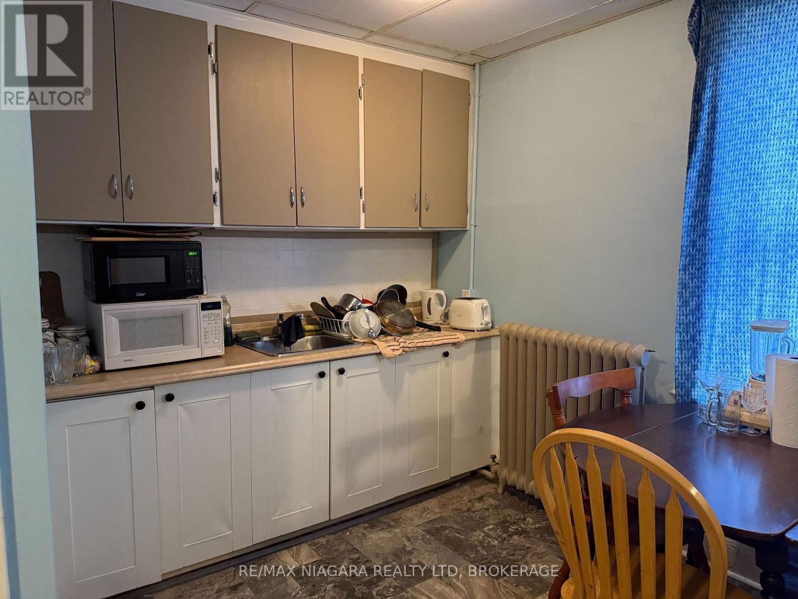 253 JARVIS STREET Image 22