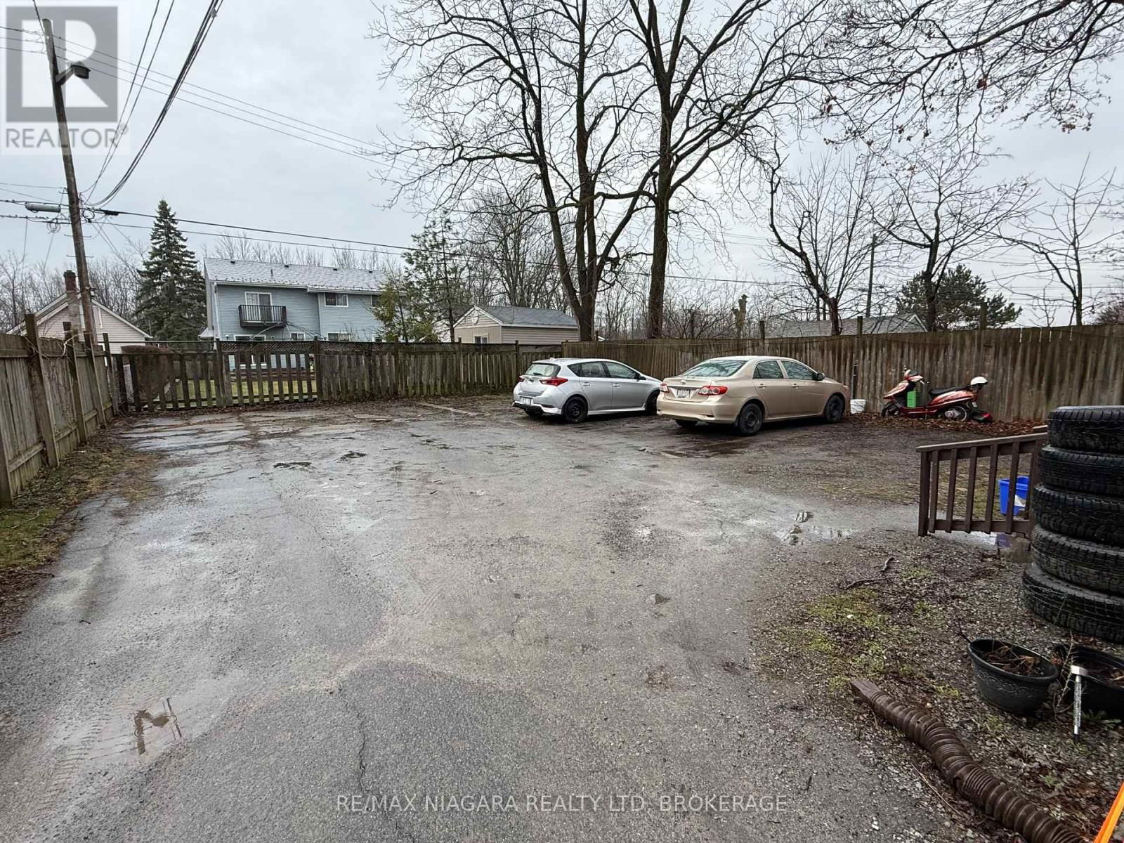 253 JARVIS STREET Image 8