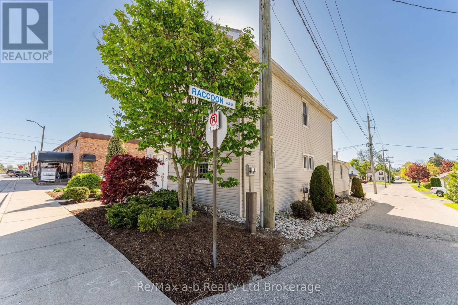 49 BROCK STREET WEST Image 4