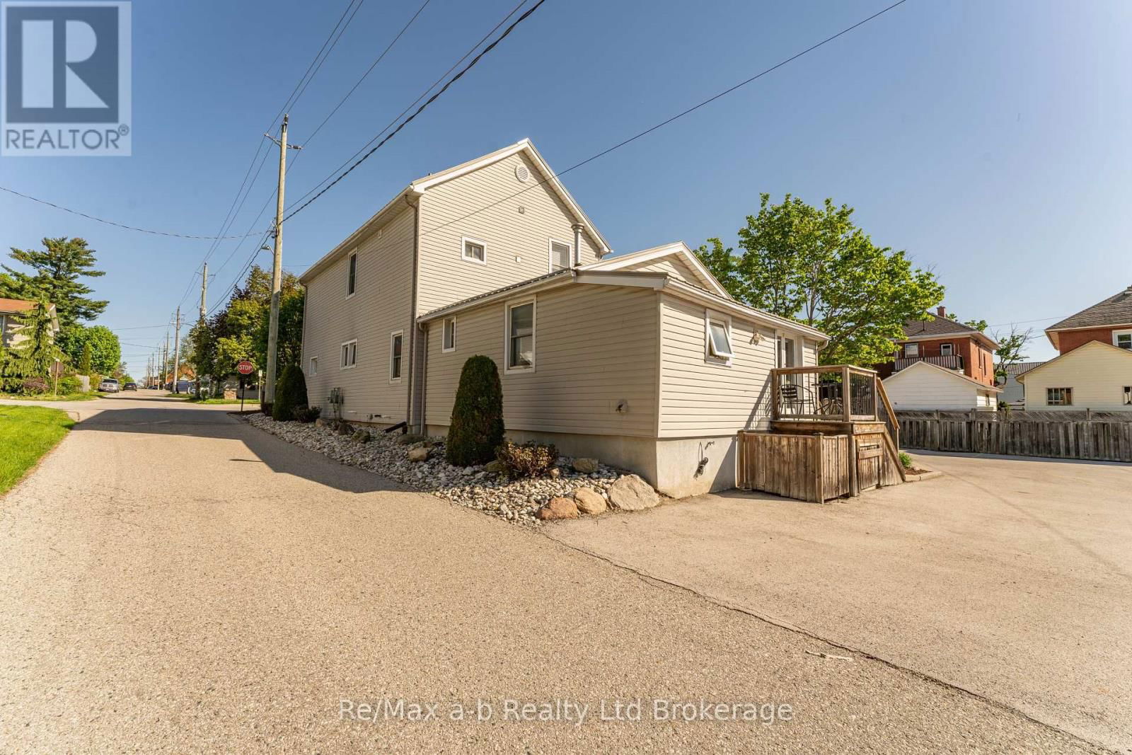49 BROCK STREET WEST Image 6