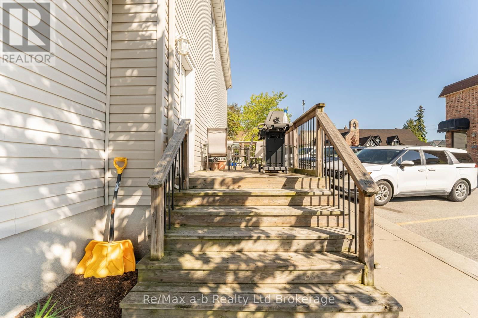 49 BROCK STREET WEST Image 7