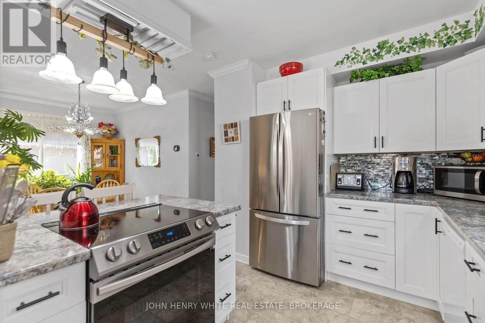 1182 QUEENSLAND PLACE Image 10