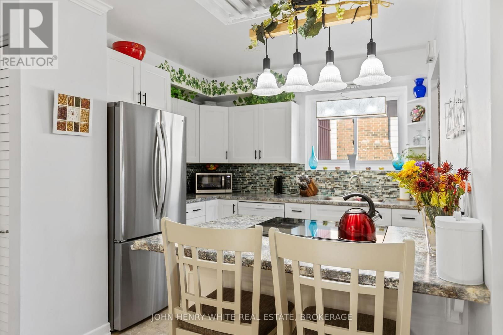 1182 QUEENSLAND PLACE Image 12