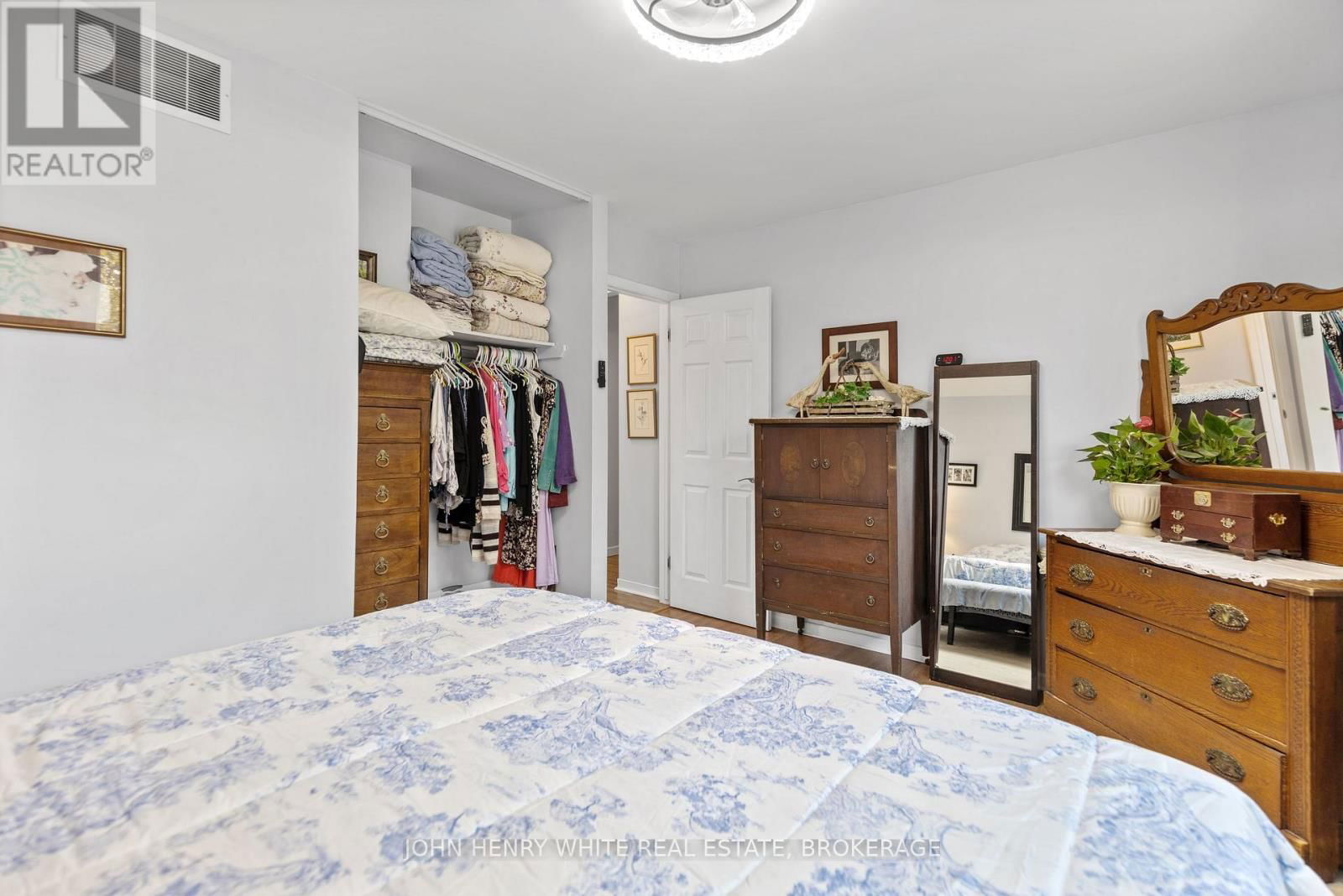 1182 QUEENSLAND PLACE Image 17