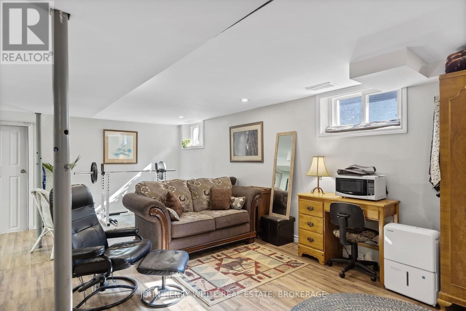1182 QUEENSLAND PLACE Image 22