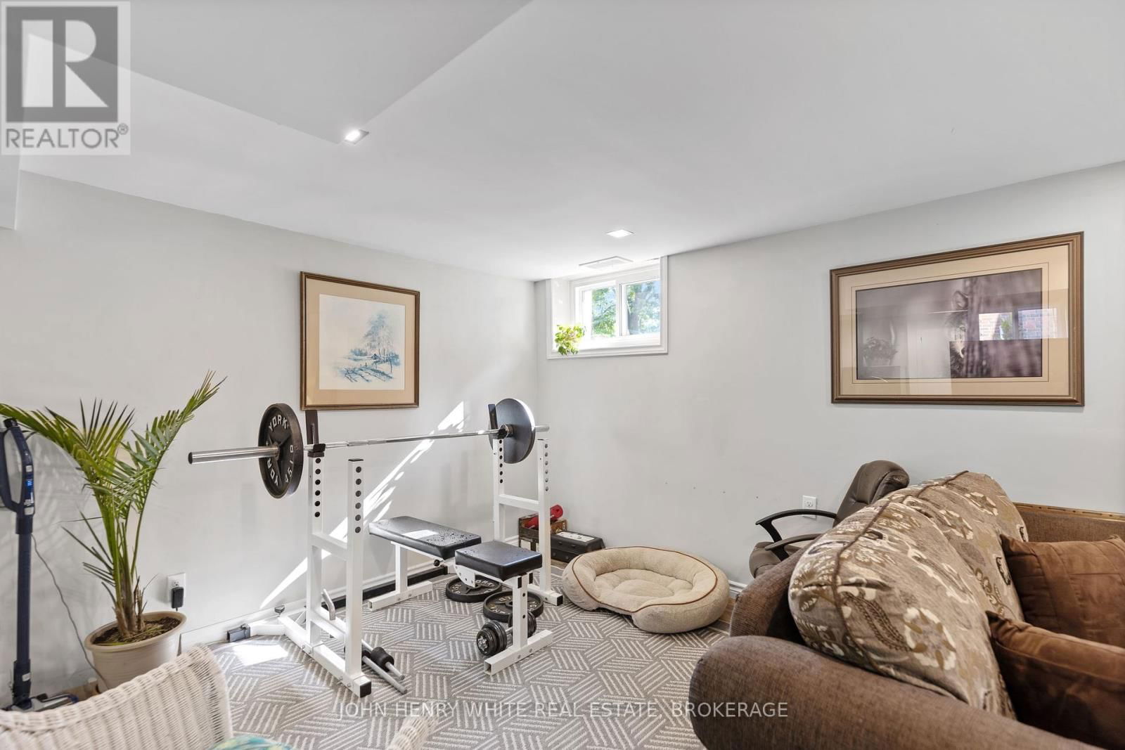 1182 QUEENSLAND PLACE Image 23