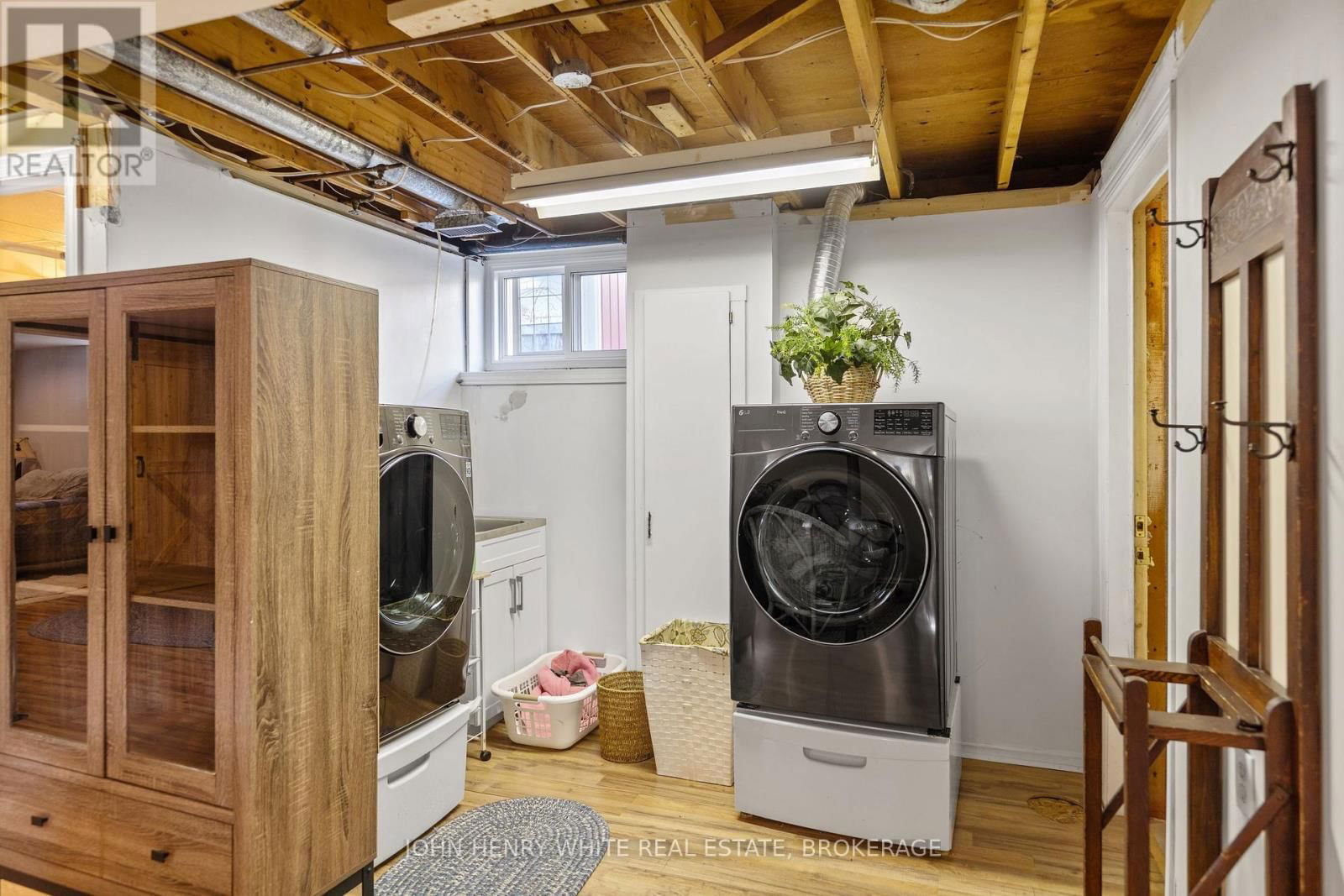 1182 QUEENSLAND PLACE Image 27