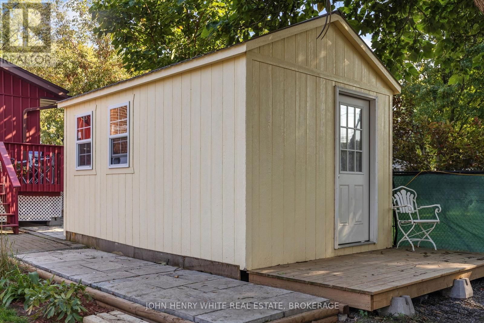 1182 QUEENSLAND PLACE Image 32