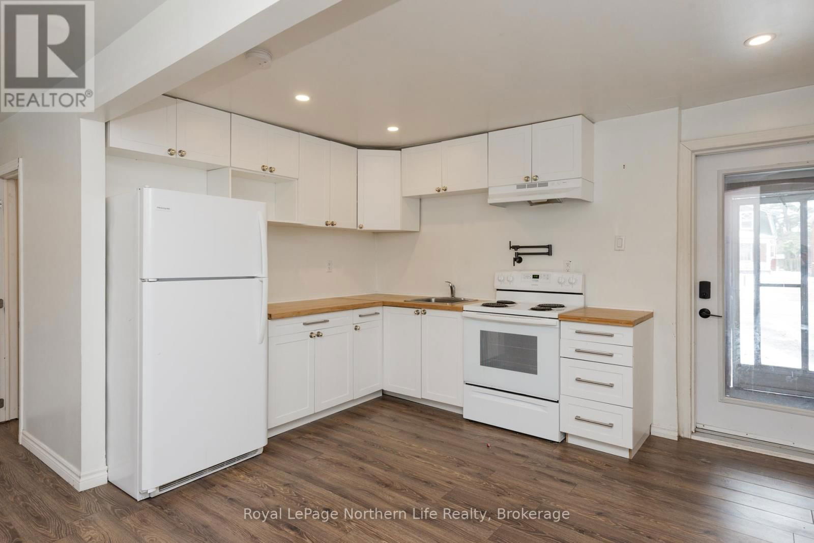 444 SECOND AVENUE EAST Image 14