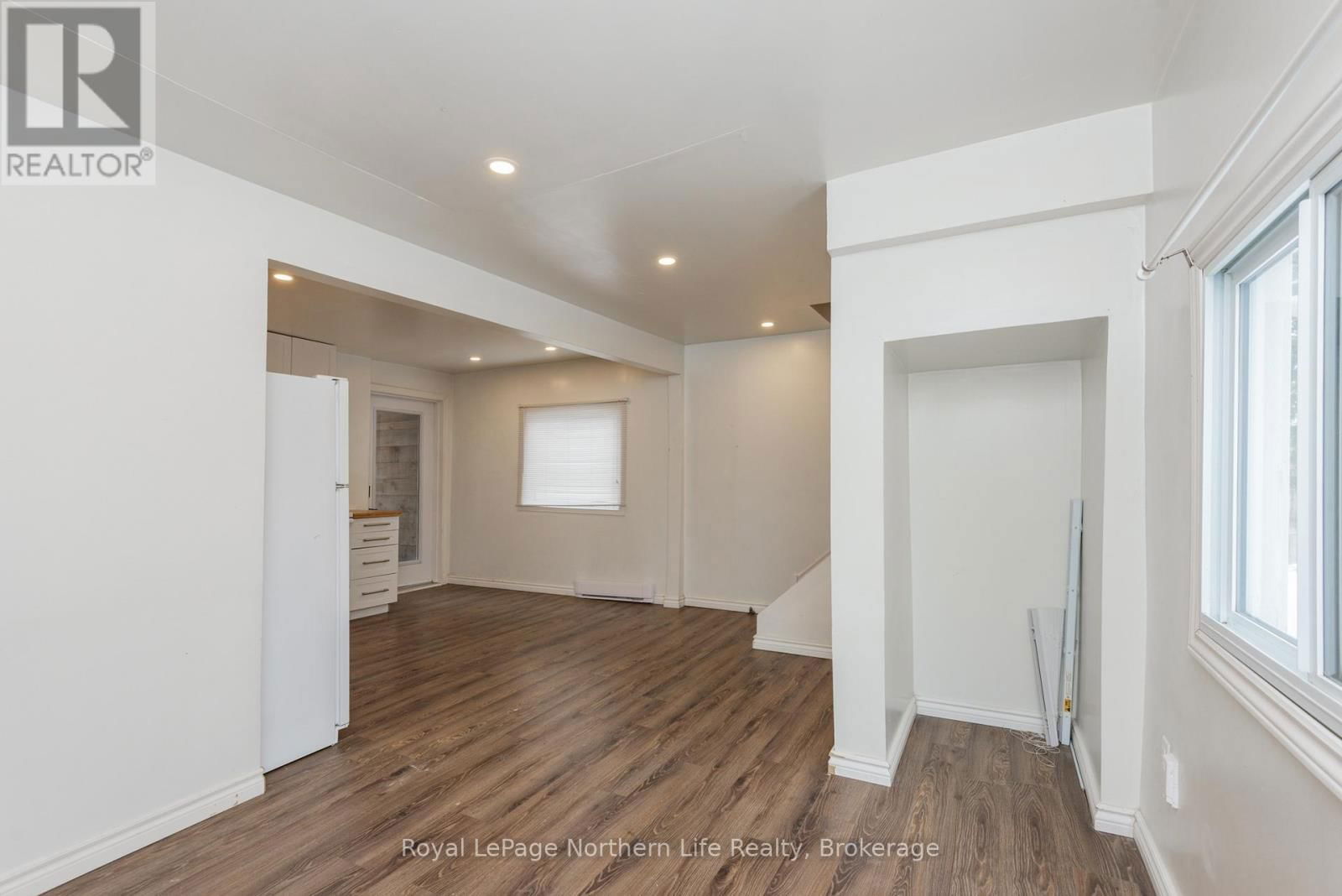 444 SECOND AVENUE EAST Image 18