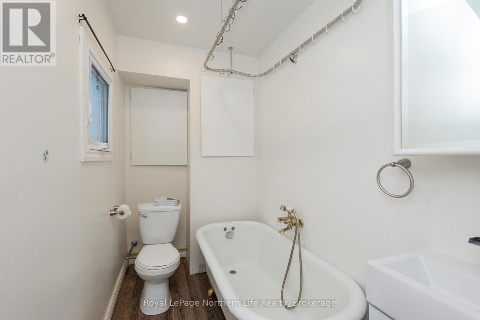 444 SECOND AVENUE EAST Image 20