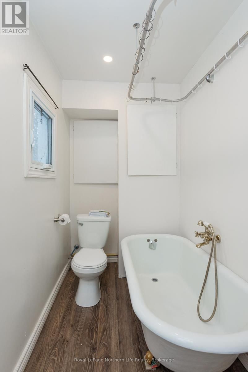 444 SECOND AVENUE EAST Image 21