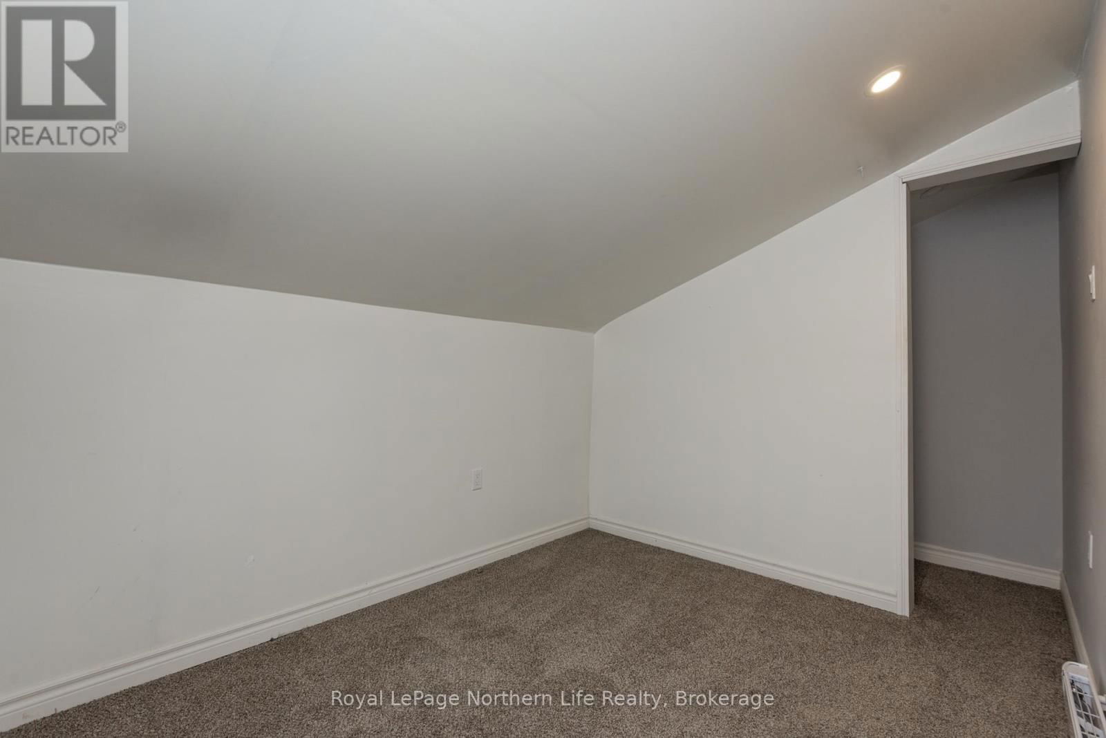 444 SECOND AVENUE EAST Image 23