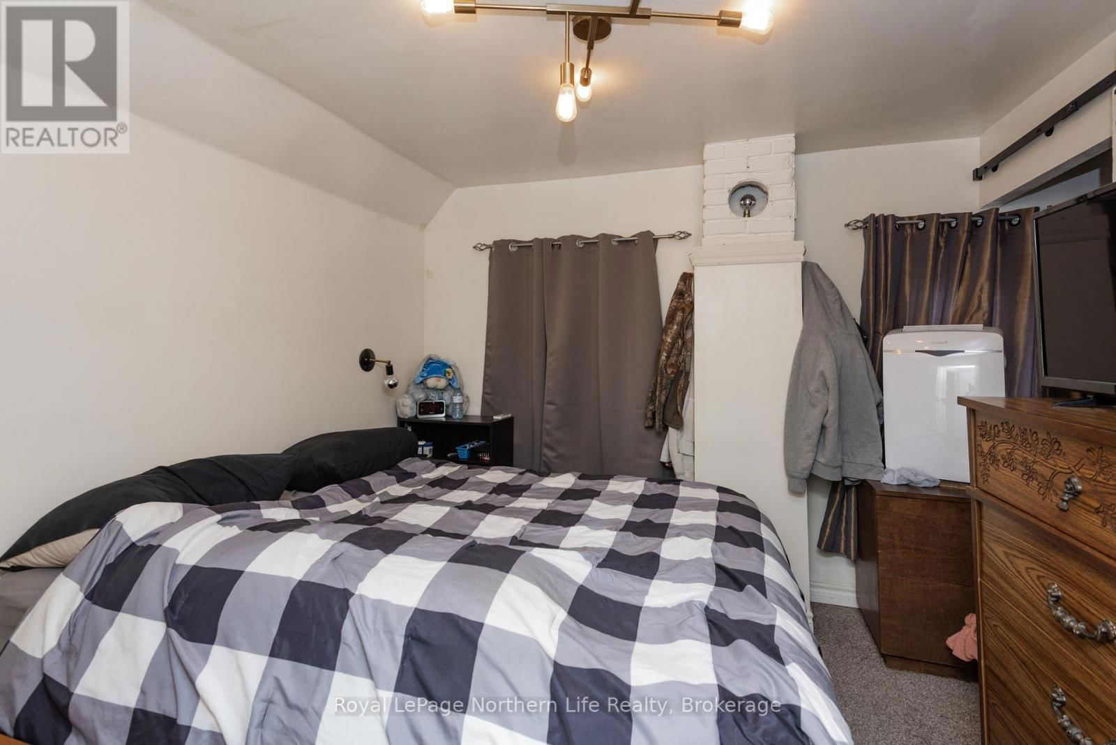 444 SECOND AVENUE EAST Image 33