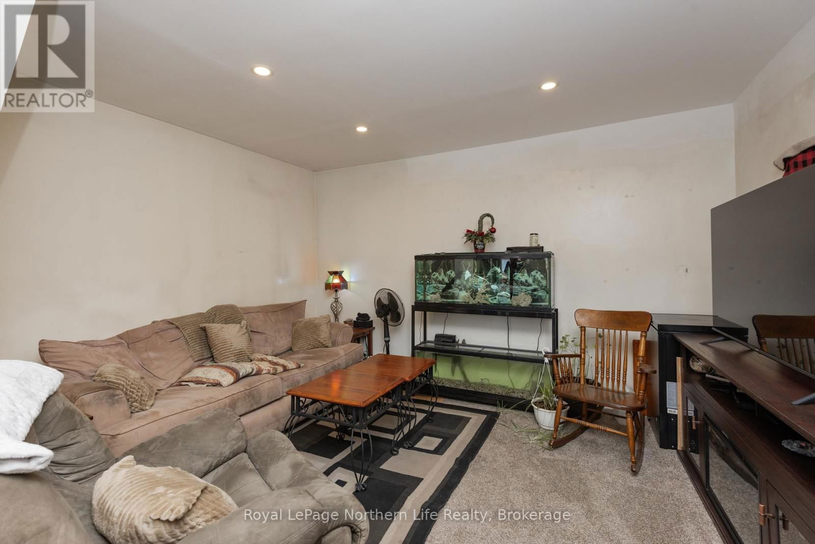 444 SECOND AVENUE EAST Image 39