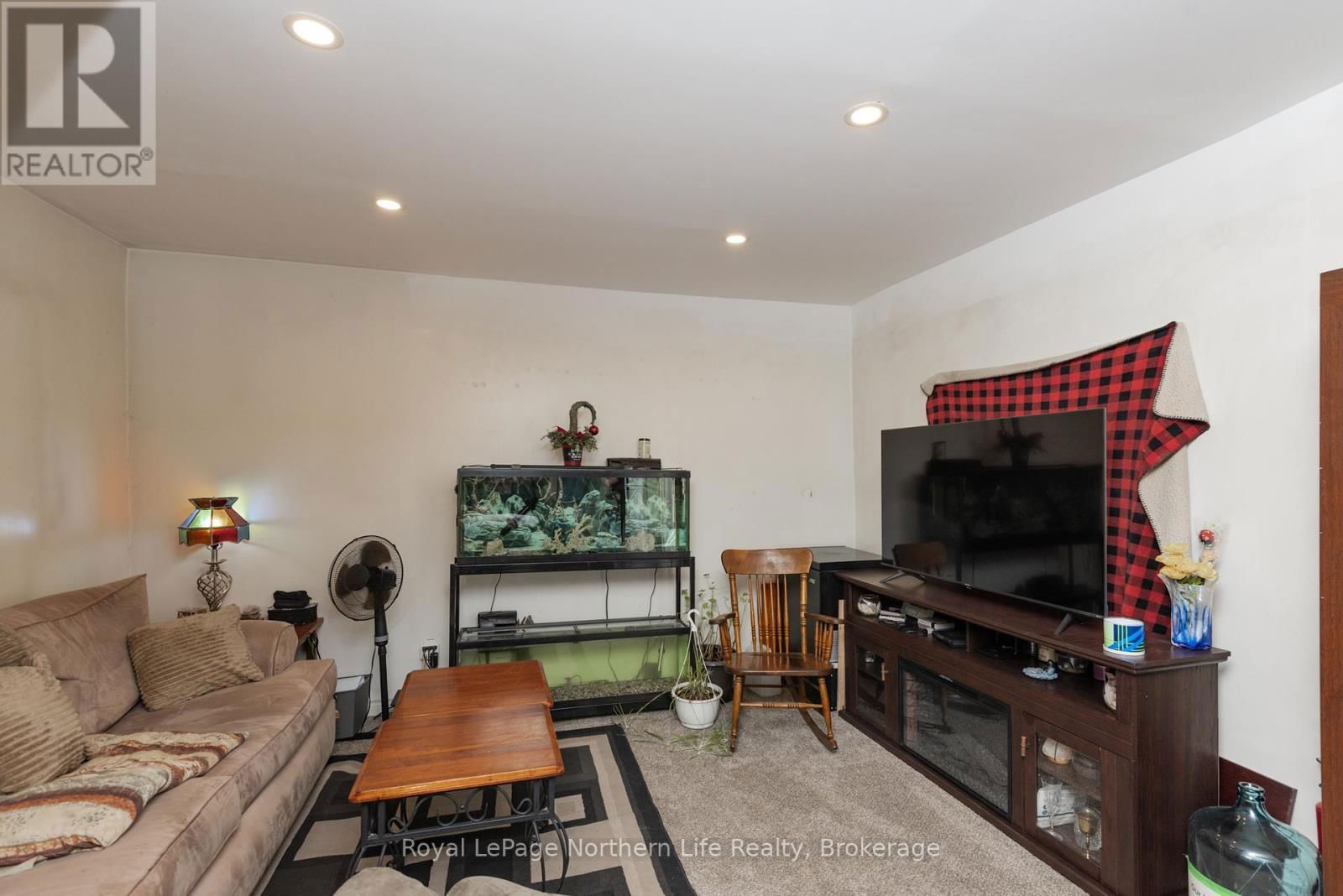 444 SECOND AVENUE EAST Image 40