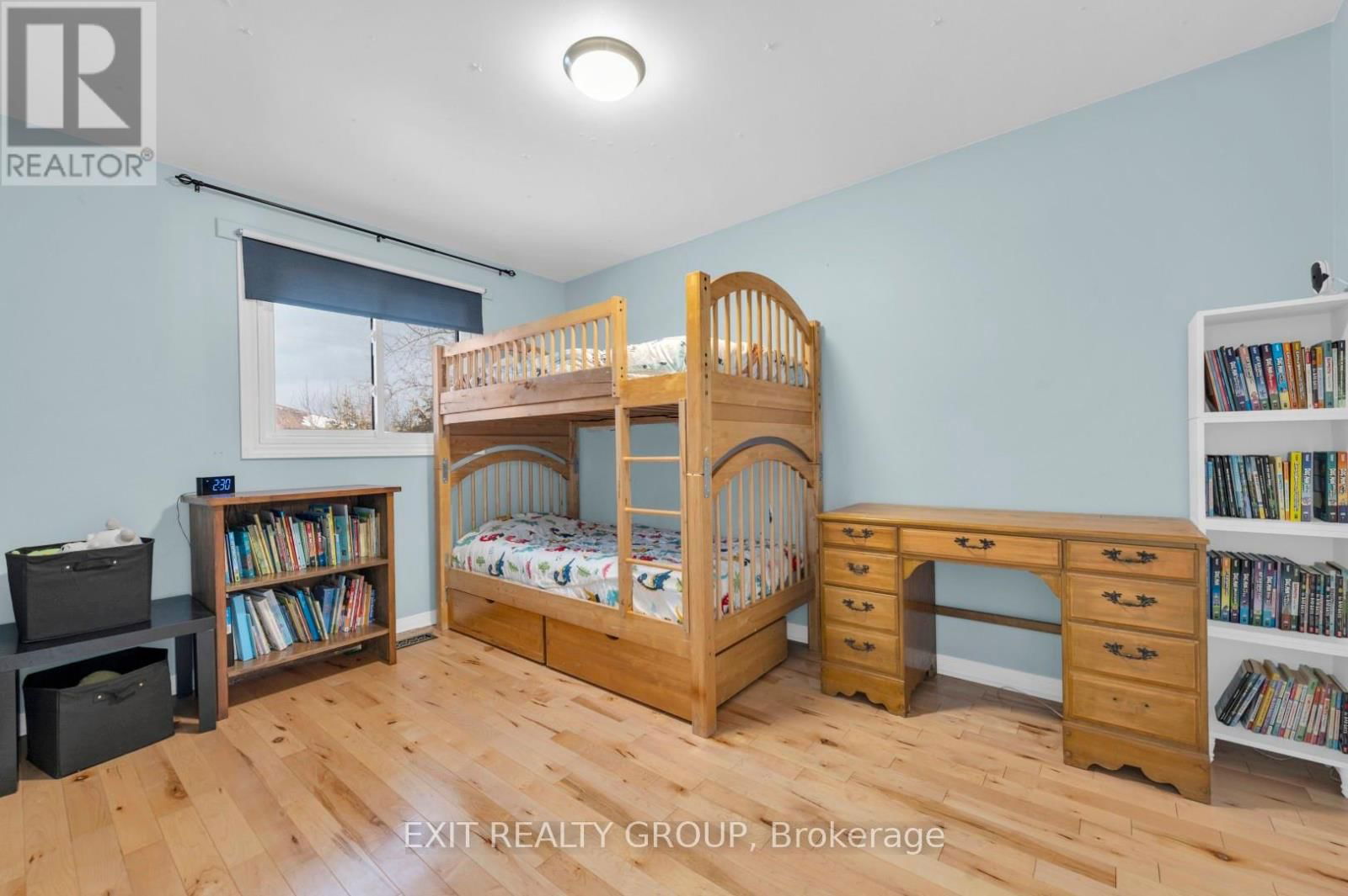 96 MAPLE DRIVE Image 15