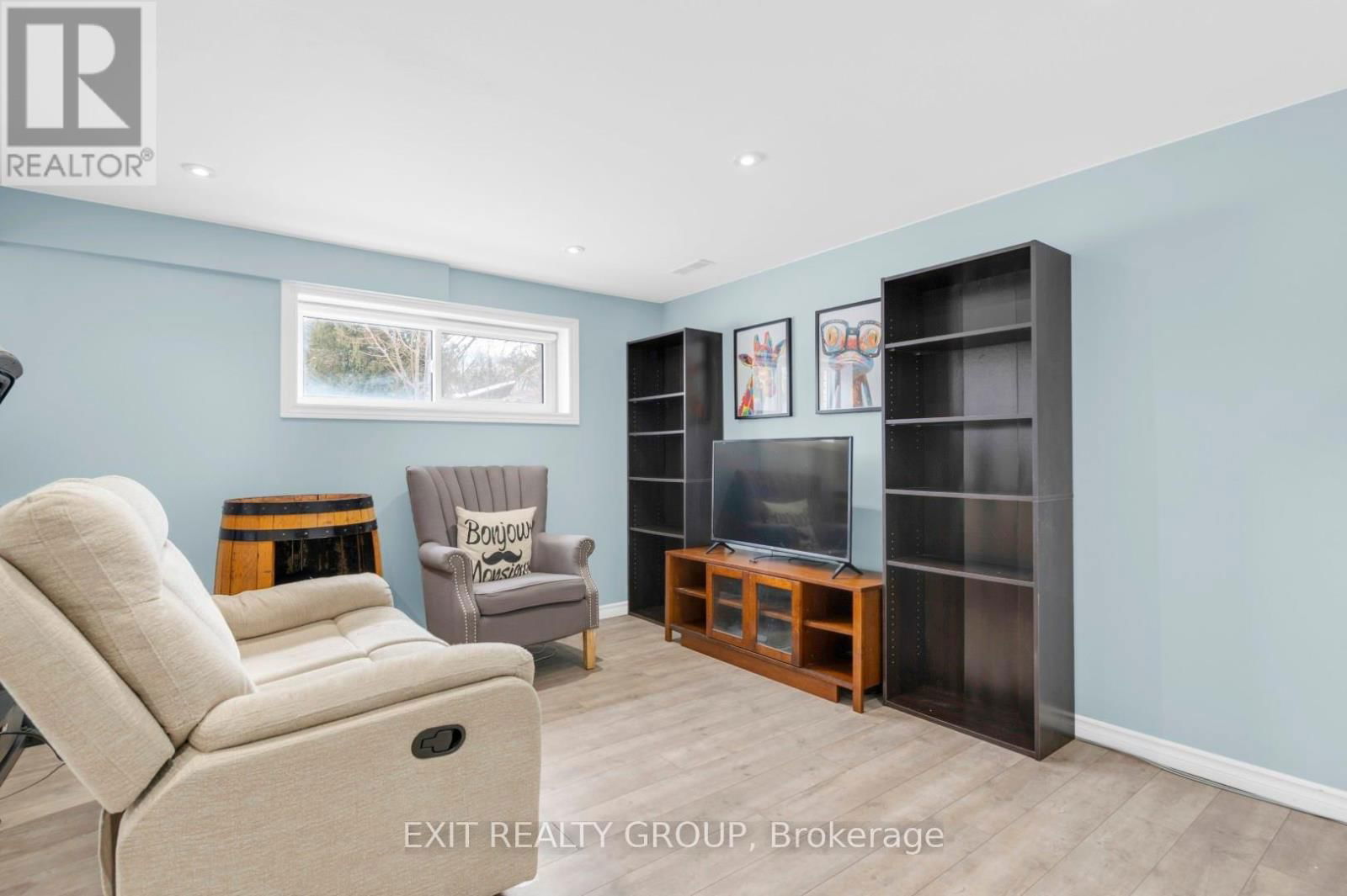 96 MAPLE DRIVE Image 22