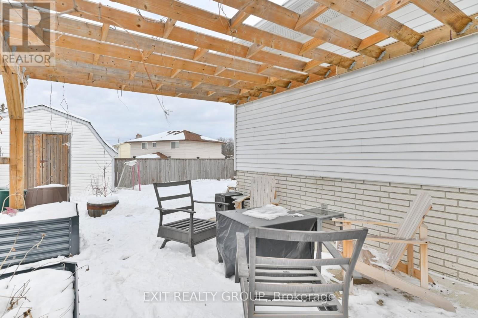 96 MAPLE DRIVE Image 24
