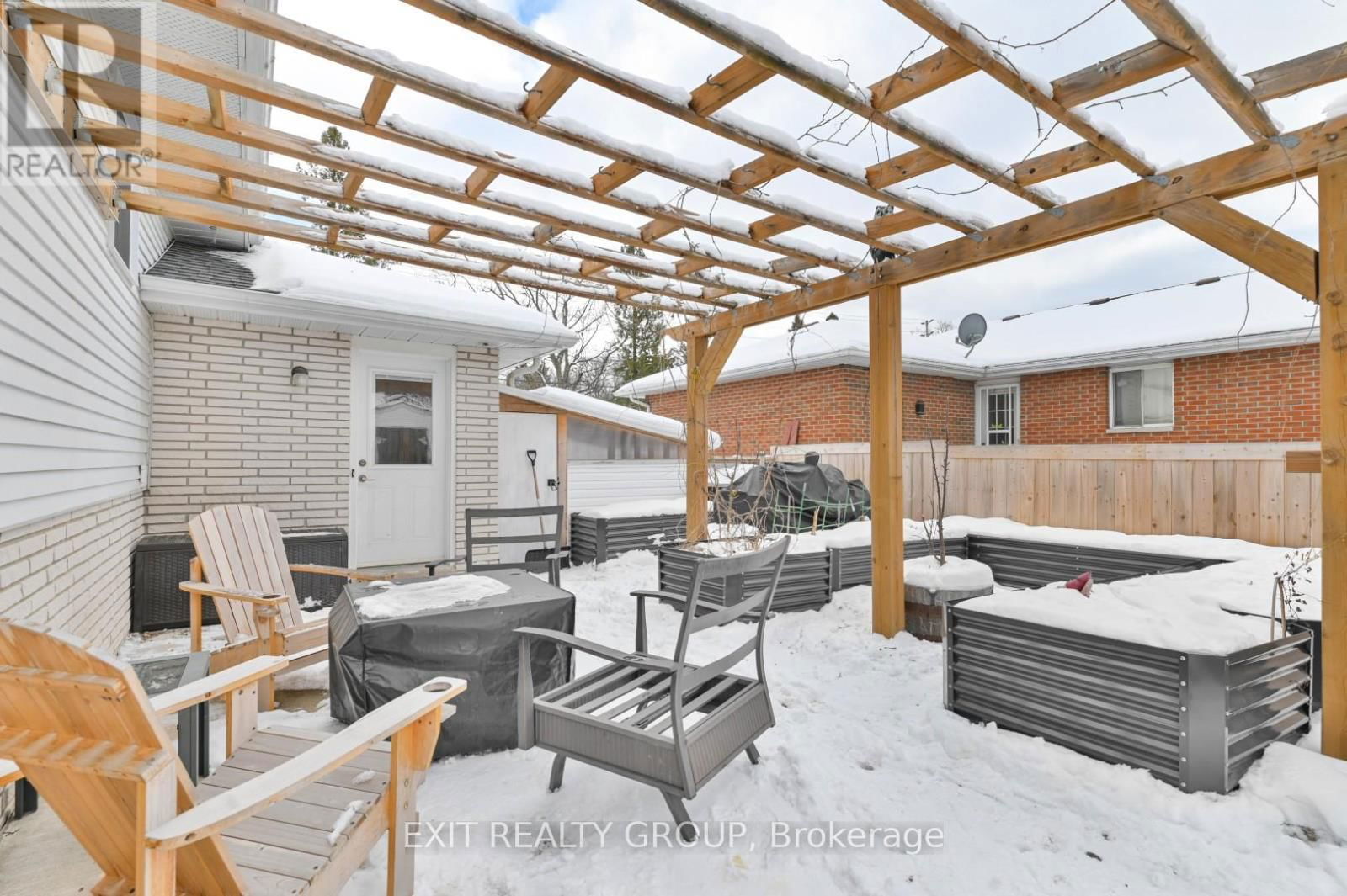 96 MAPLE DRIVE Image 25