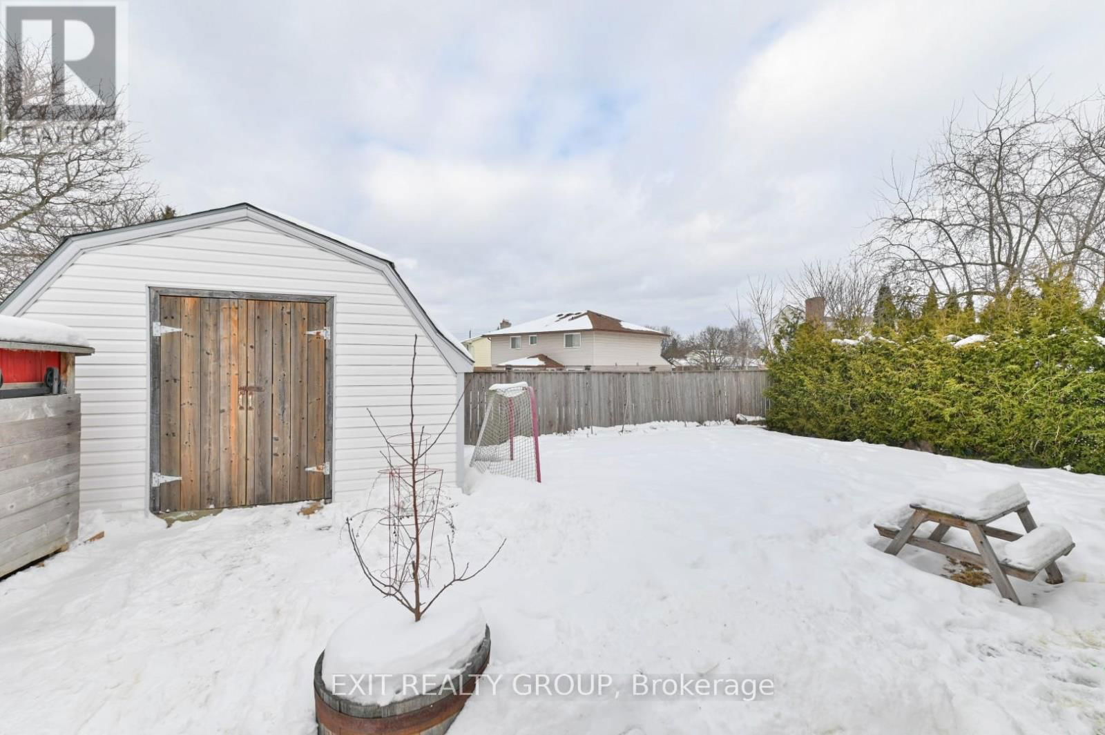 96 MAPLE DRIVE Image 26