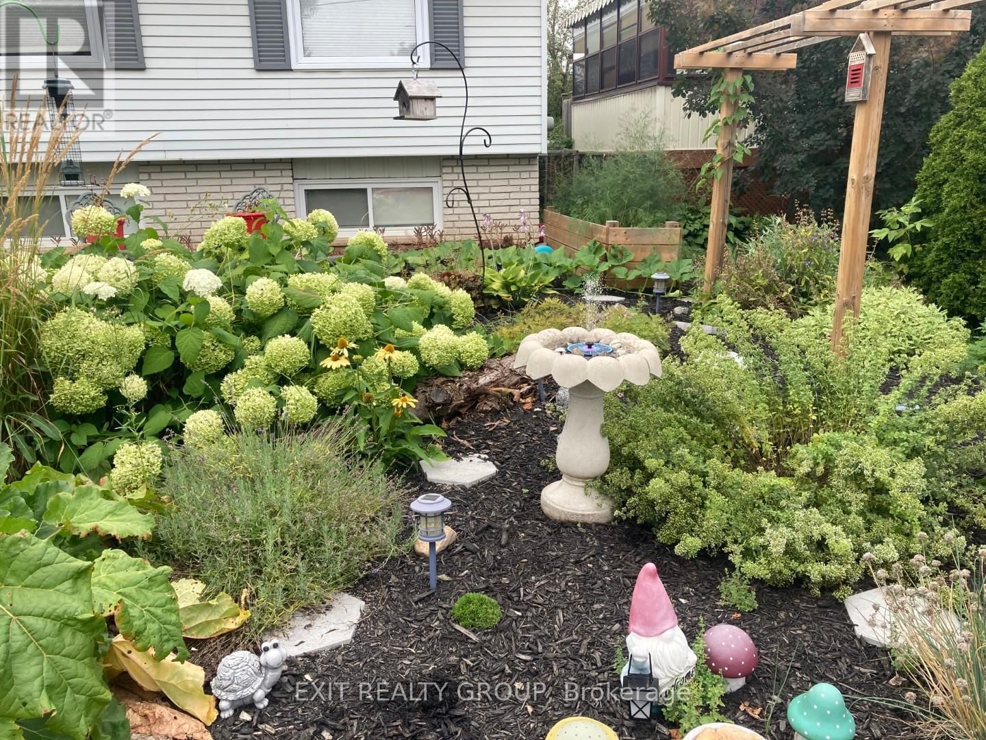 96 MAPLE DRIVE Image 30