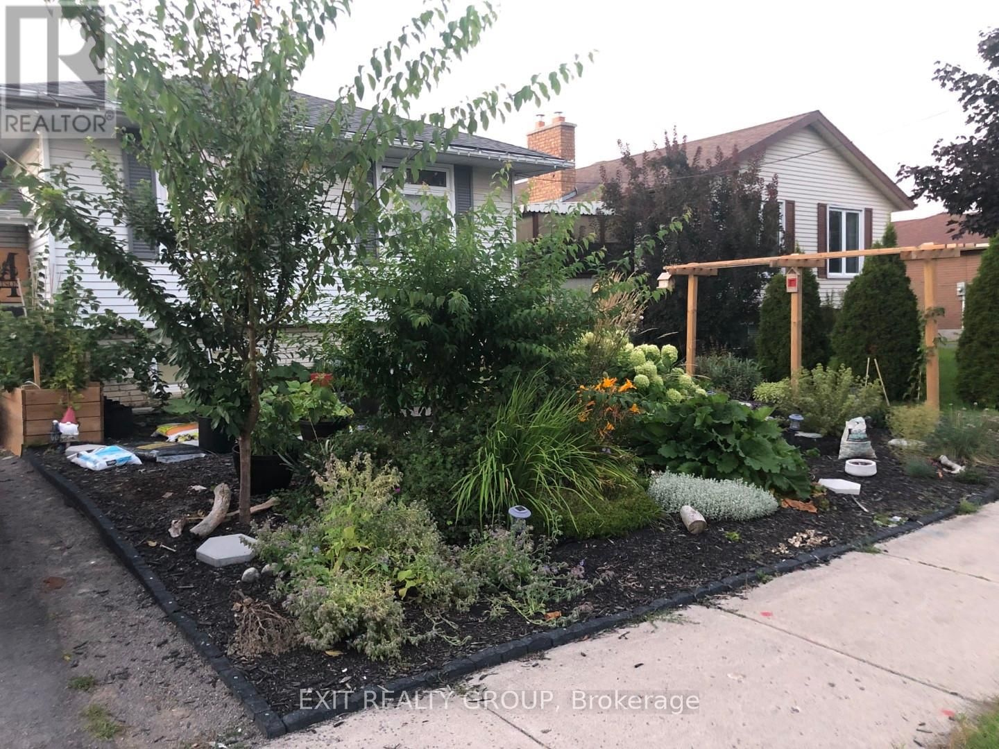 96 MAPLE DRIVE Image 31