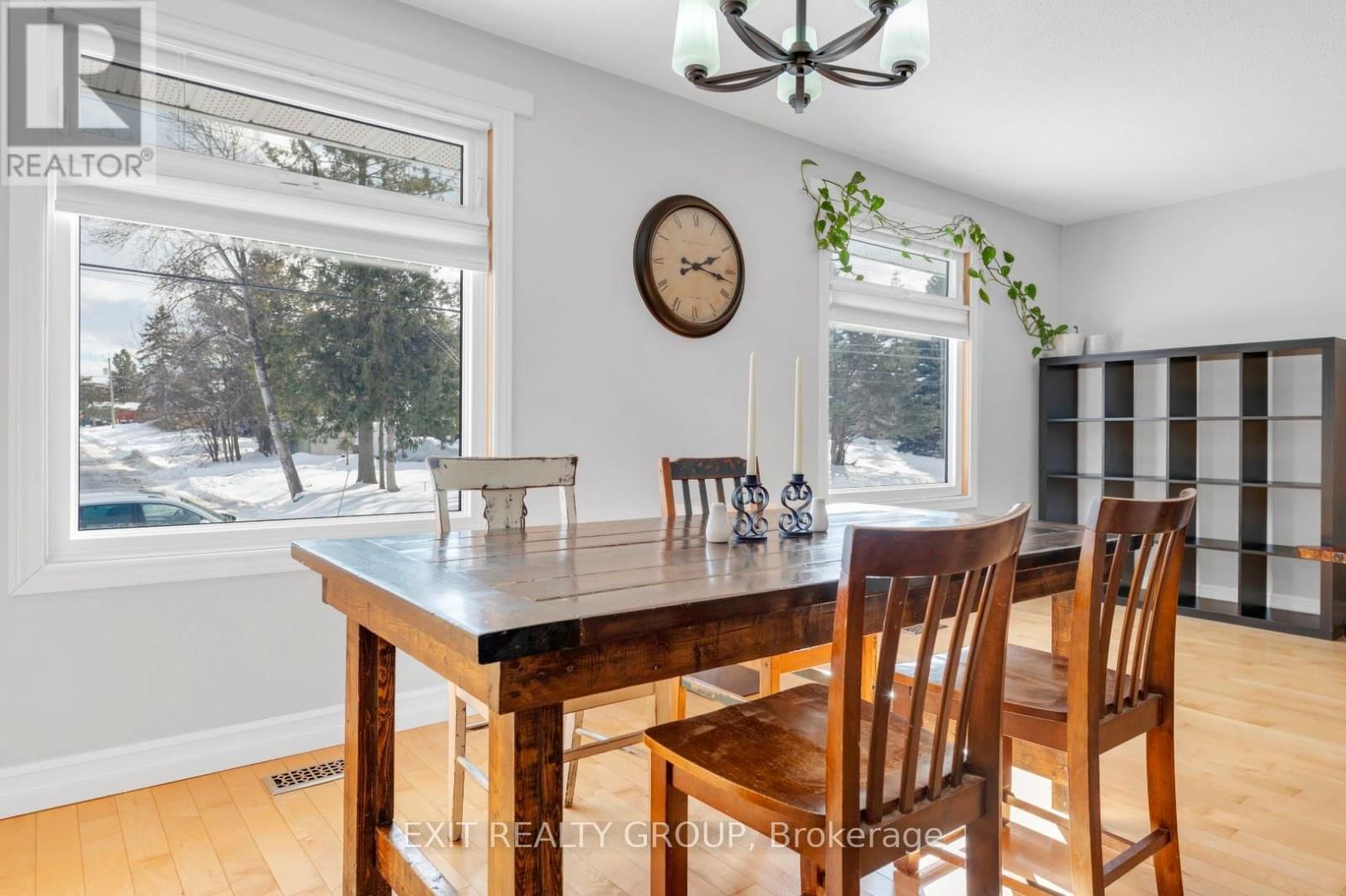 96 MAPLE DRIVE Image 8