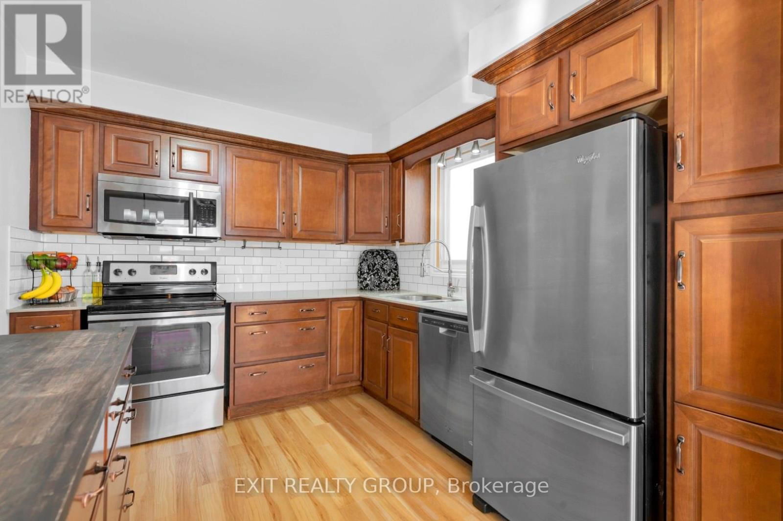 96 MAPLE DRIVE Image 9