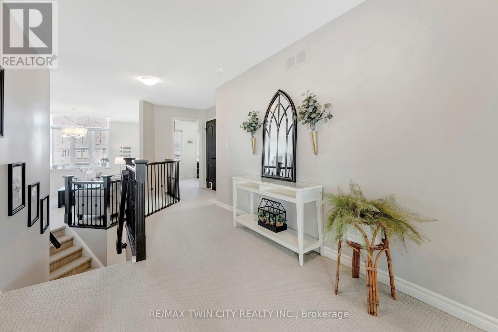 128 ROBERT SIMONE WAY Image 16