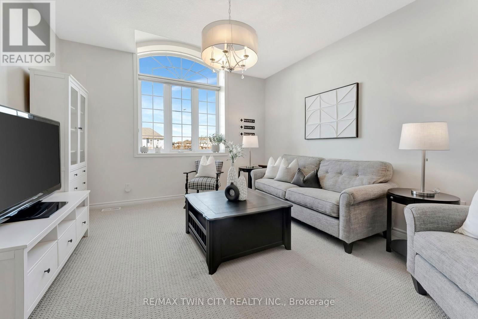 128 ROBERT SIMONE WAY Image 17
