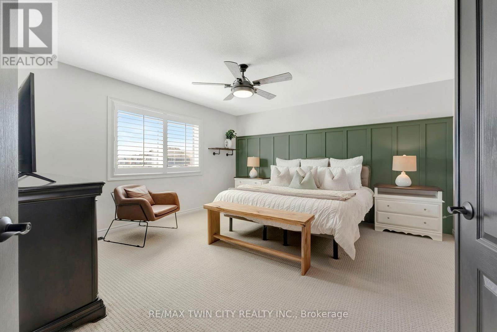 128 ROBERT SIMONE WAY Image 19