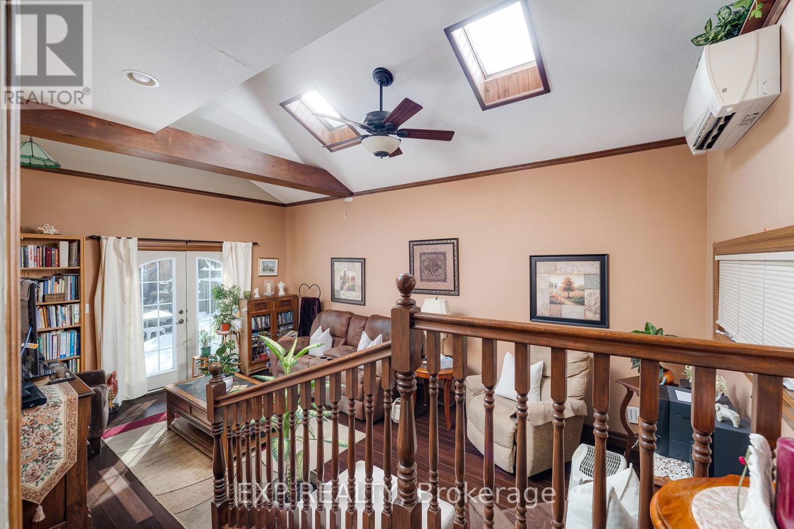 77 BORDEN AVENUE NORTH Image 10
