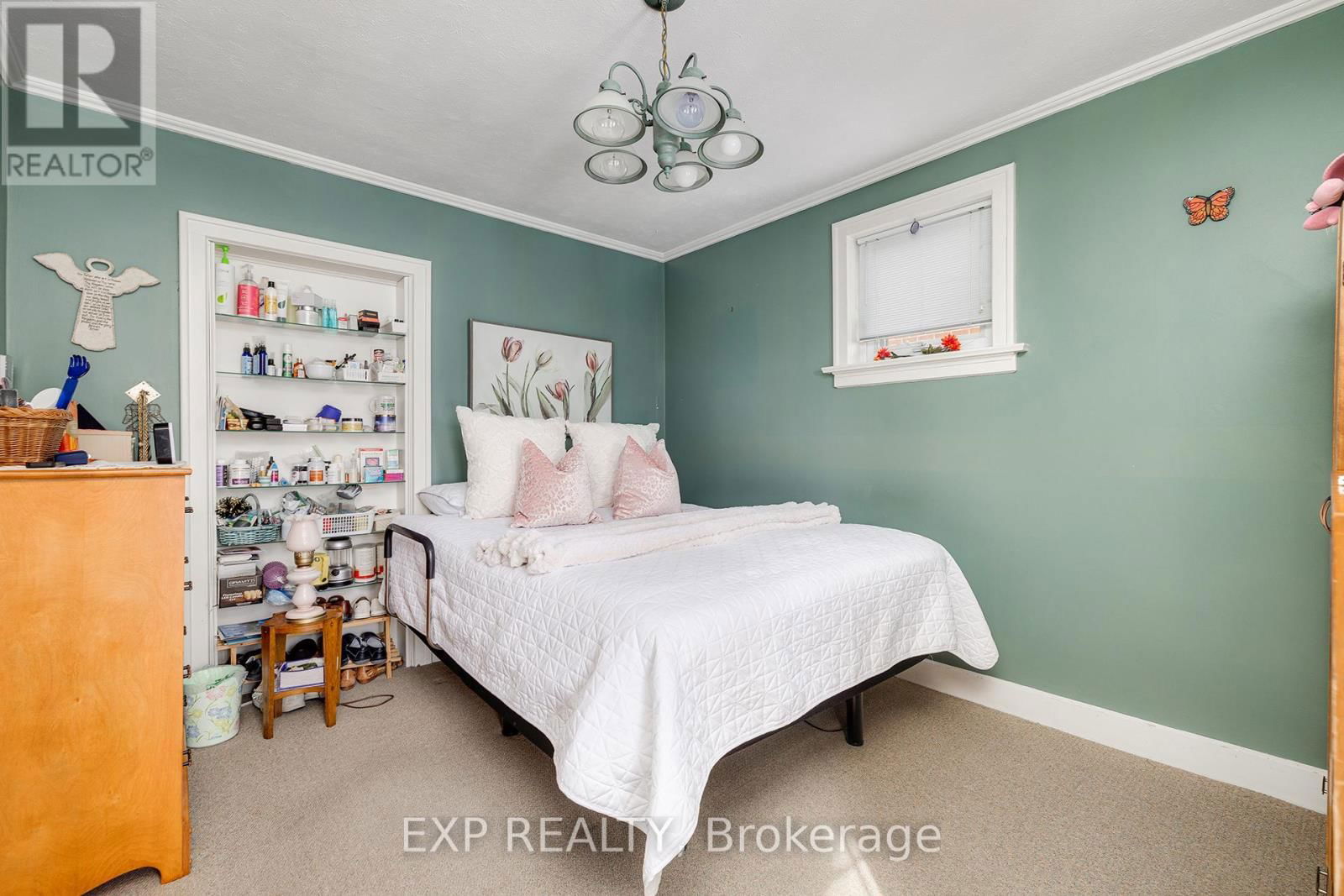 77 BORDEN AVENUE NORTH Image 13