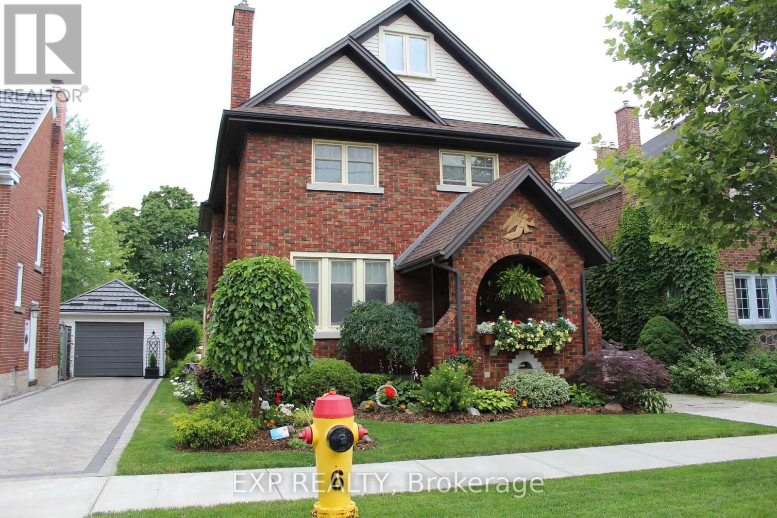 77 BORDEN AVENUE NORTH Image 2
