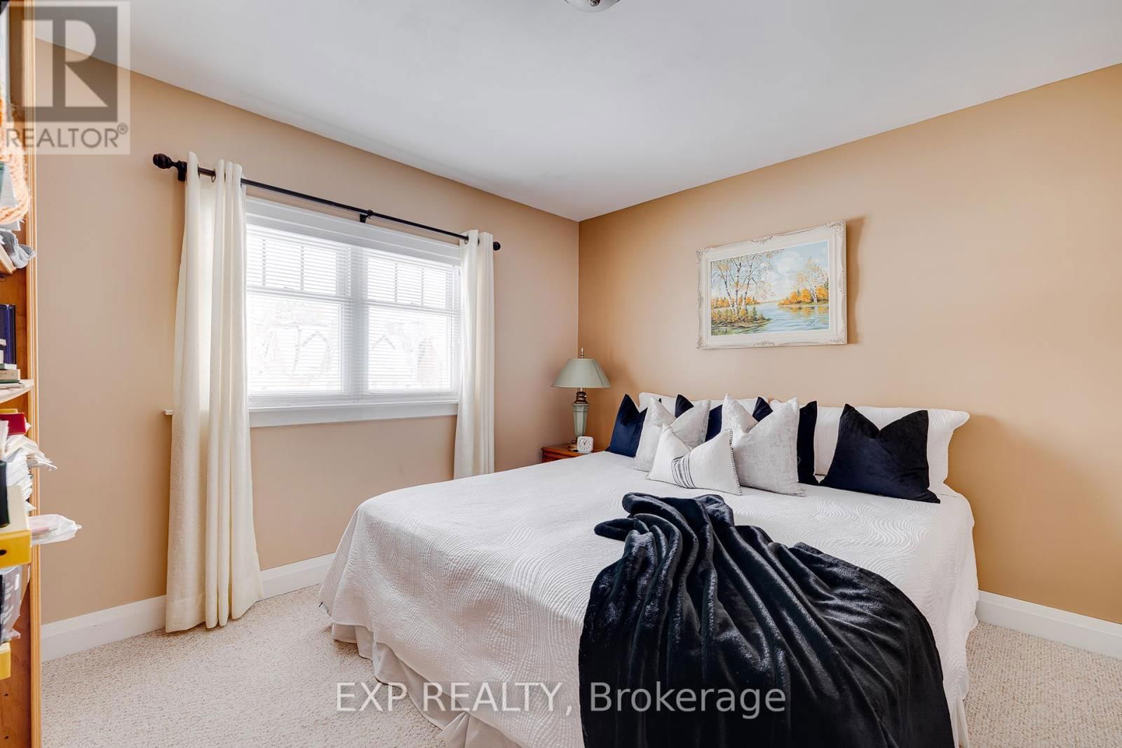 77 BORDEN AVENUE NORTH Image 27