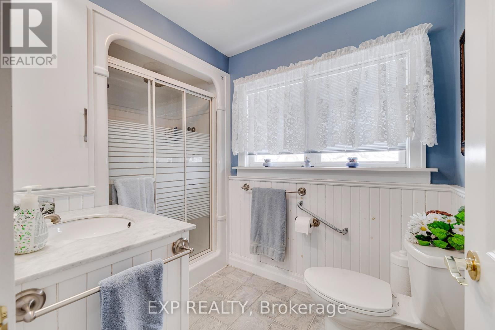 77 BORDEN AVENUE NORTH Image 29