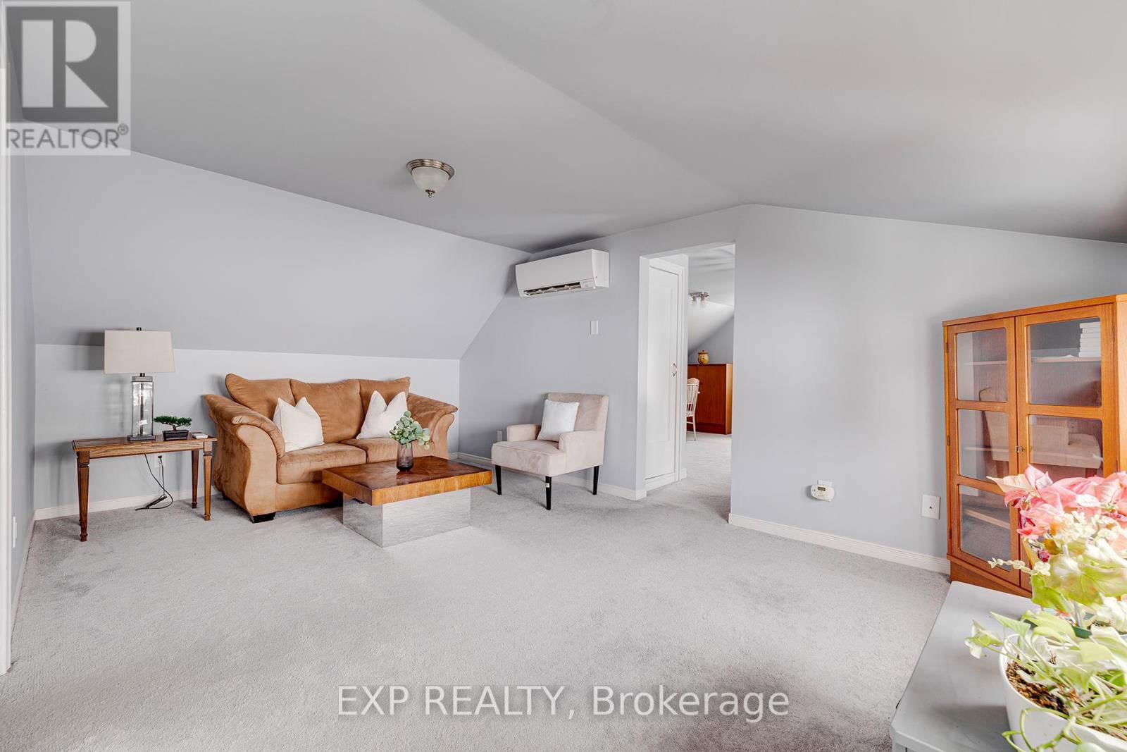77 BORDEN AVENUE NORTH Image 33