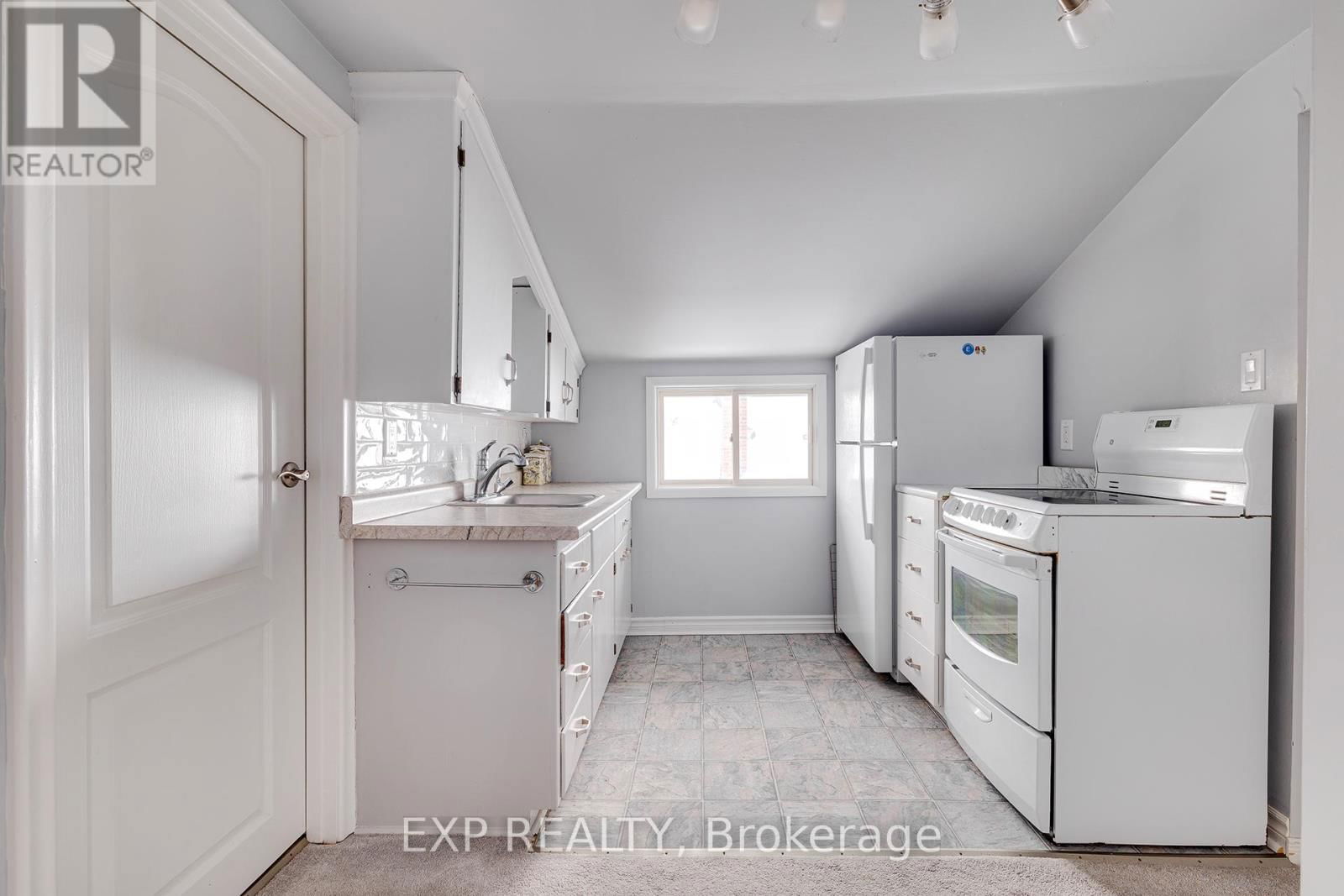 77 BORDEN AVENUE NORTH Image 34